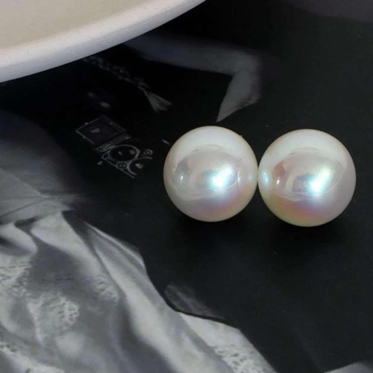 3 Pairs Pearl Clip on Earrings Women,Non Pierced Gold Plated White Imitation Pearl Cute Pearl No Piercing Fake Earrings