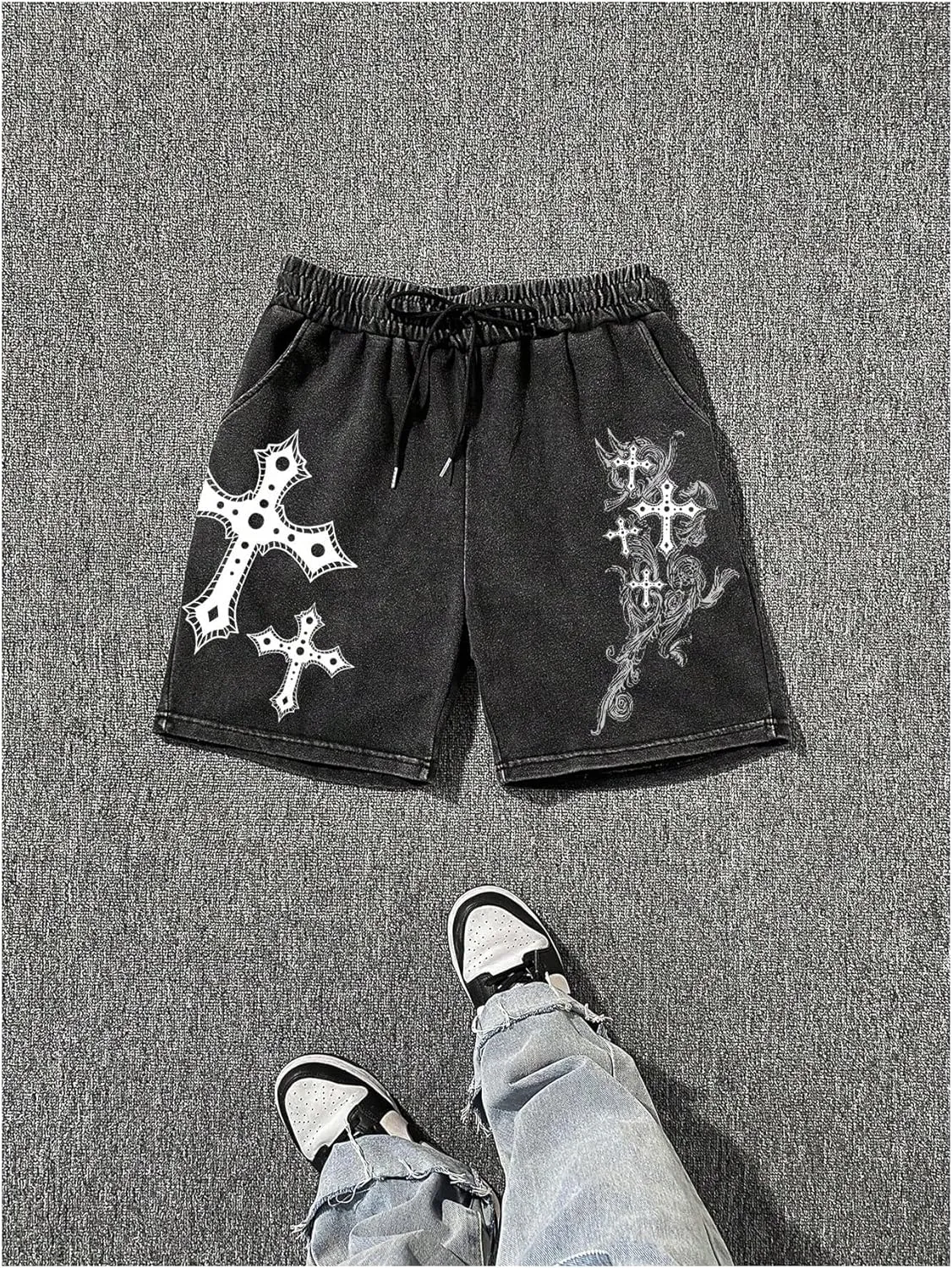 Floerns Men's Graphic Print Drawstring Waist Track Shorts Grunge Streetwear Shorts
