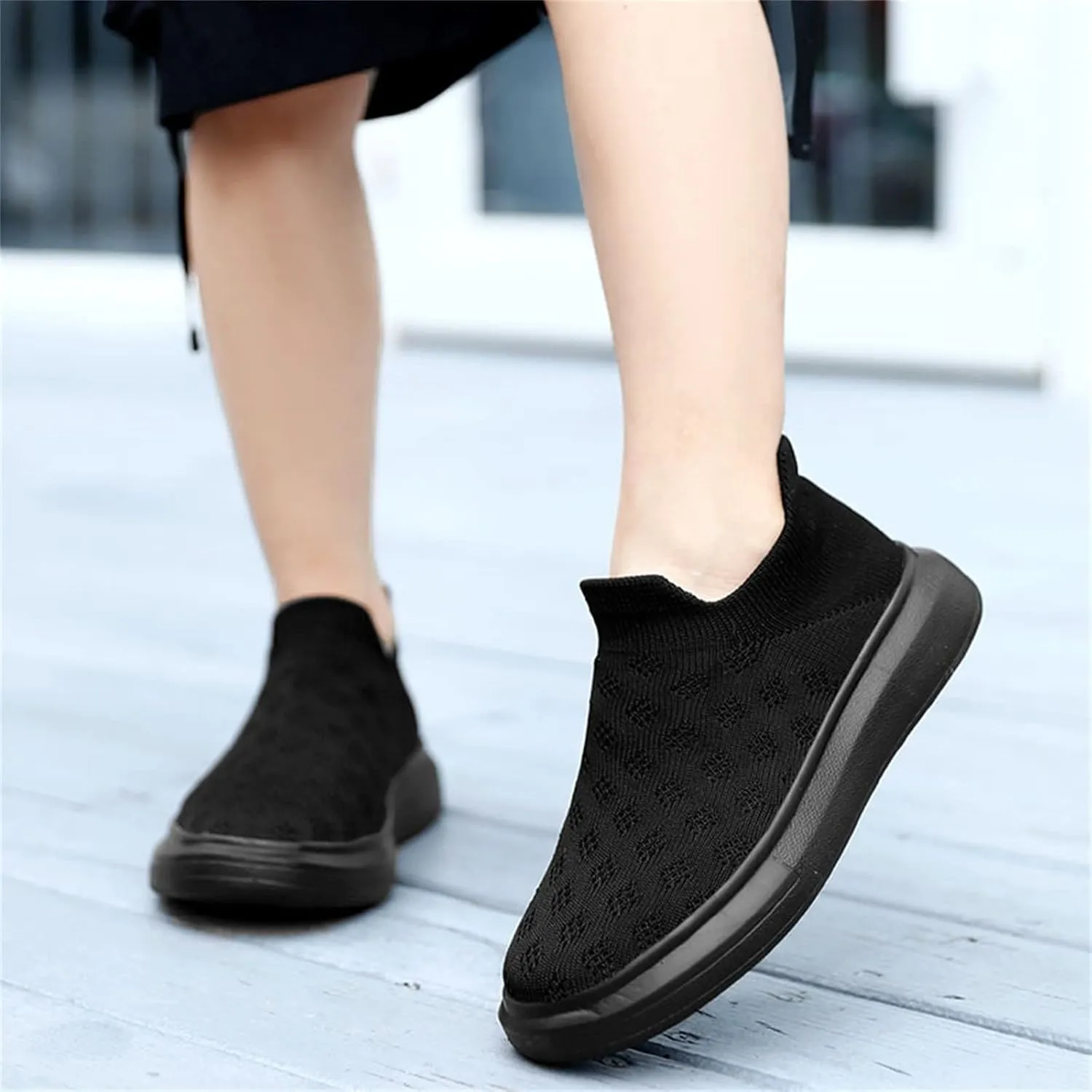 Kids Girls Boys Running Sneakers Lightweight Breathable Mesh Sports Shoes Girls Tennis Shoes Slip On Loafers
