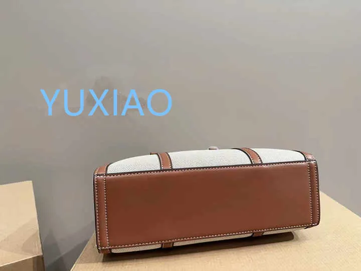 Luxury Canvas Women's Handbag-حقيبة يد نسائية فاخرة