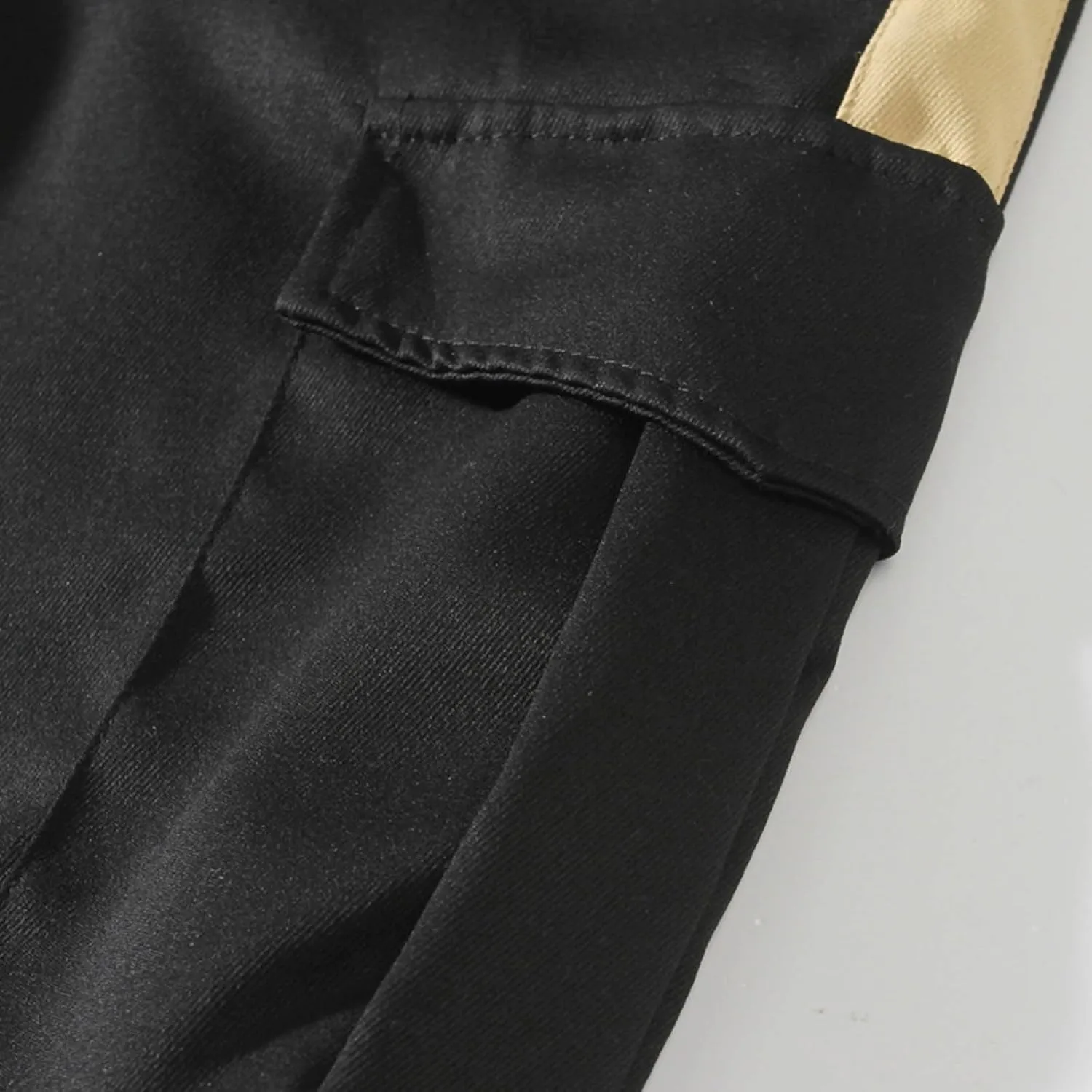 Mens Cargo Shorts Stretch Waist Slim-Fit Outdoor Active Travel Shorts Stylish Casual Leisure Shorts with Pockets
