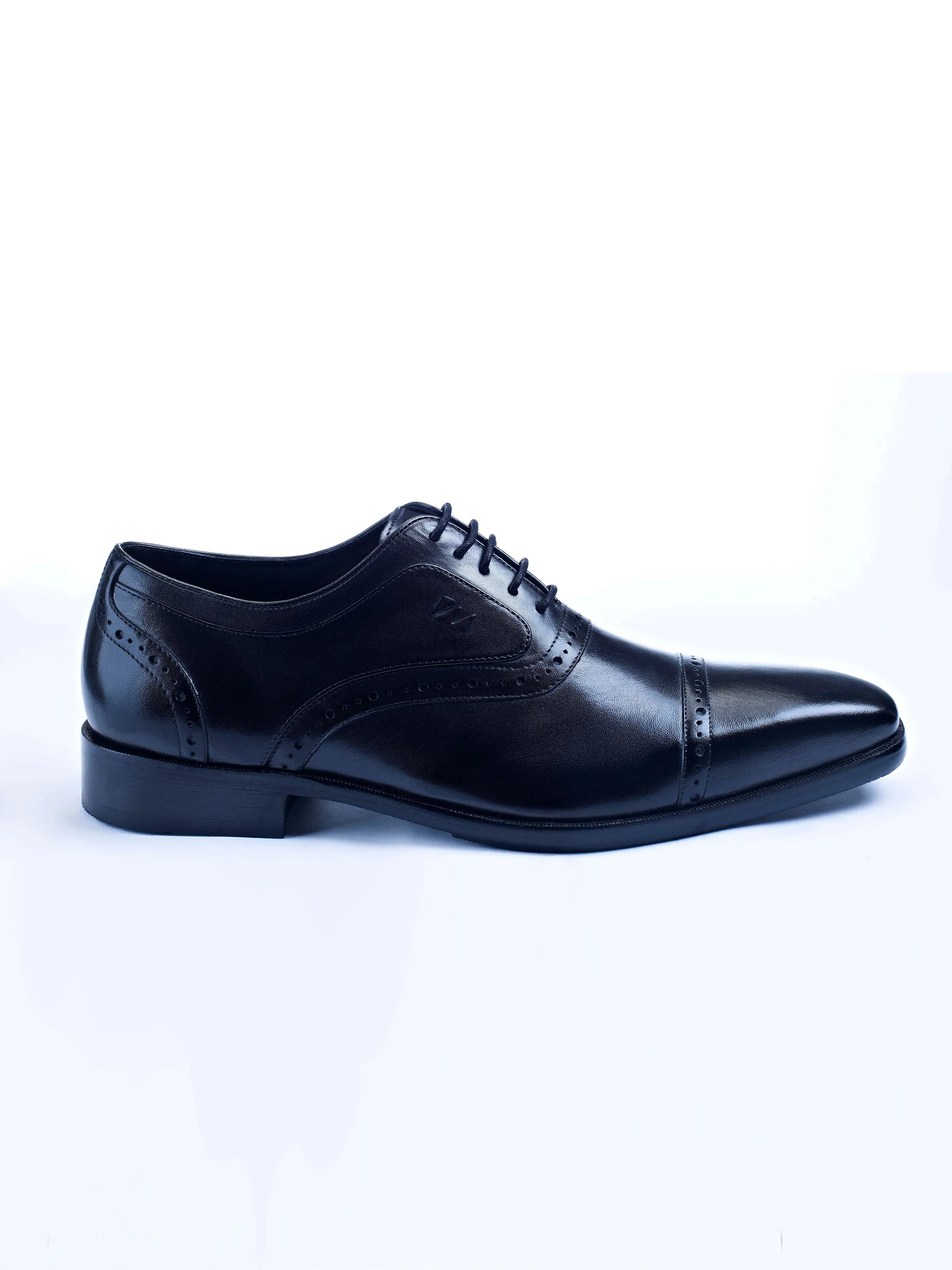 Oxford Lace-Up Shoes With Broguing