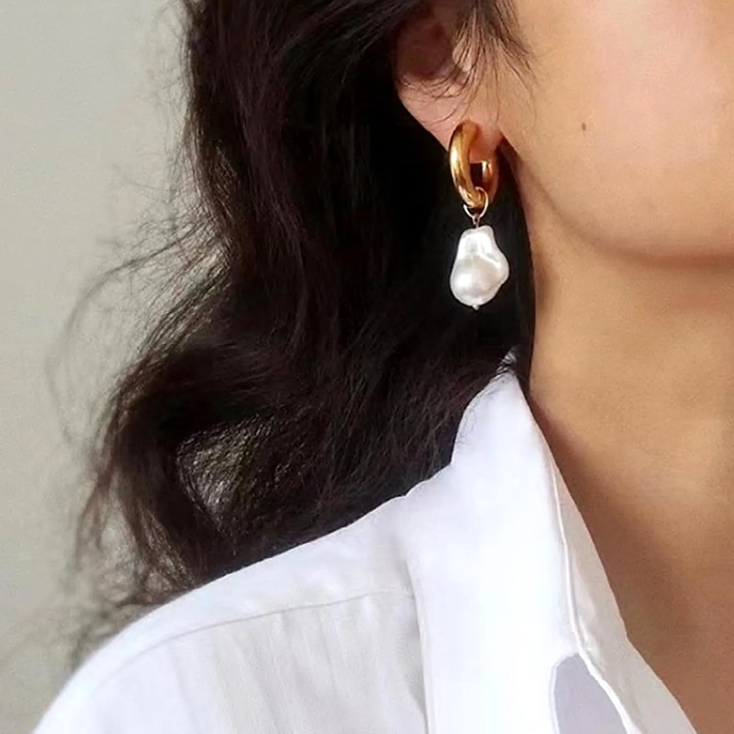 Pearl Hoop Earrings for Women Trendy 14K Gold Chunky Hoop Earrings Pearl Drop Earrings Dangle Huggie Hoop Earrings Pearl Jewelry Gifts for Her