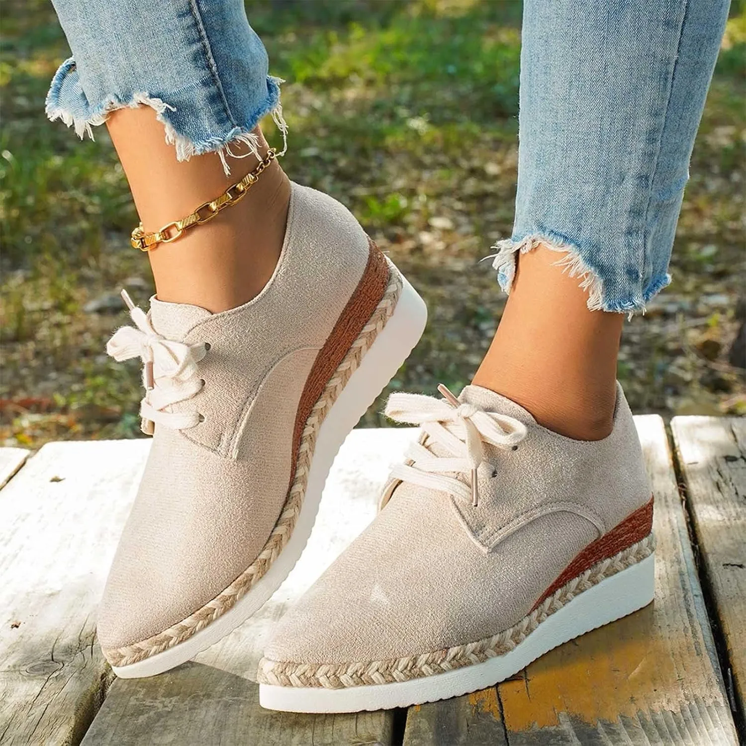 Running Sneakers Womens Comfortable Casual Middle Heels Shoes Lace-up Hinking Shoe Fashion Sports Shoes Solid Shoe