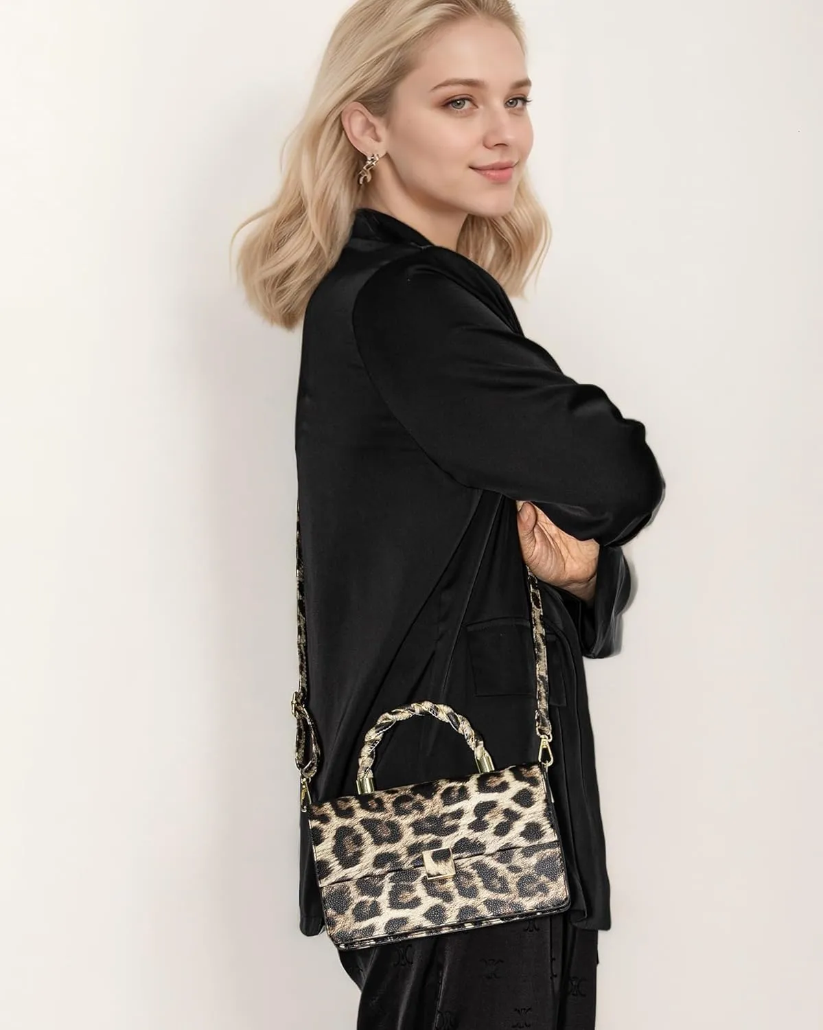 Small Leopard Clutch Print Purses Handbags for Women Leather Trendy Animal Cheetah Print Crossbody Bag